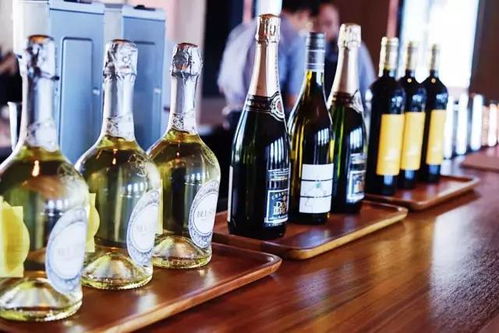 星巴克賣酒了 快來看看這家 星巴克酒吧 的空間設(shè)計(jì)